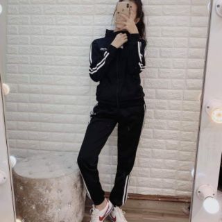 Bộ đồ thể thao 4 màu