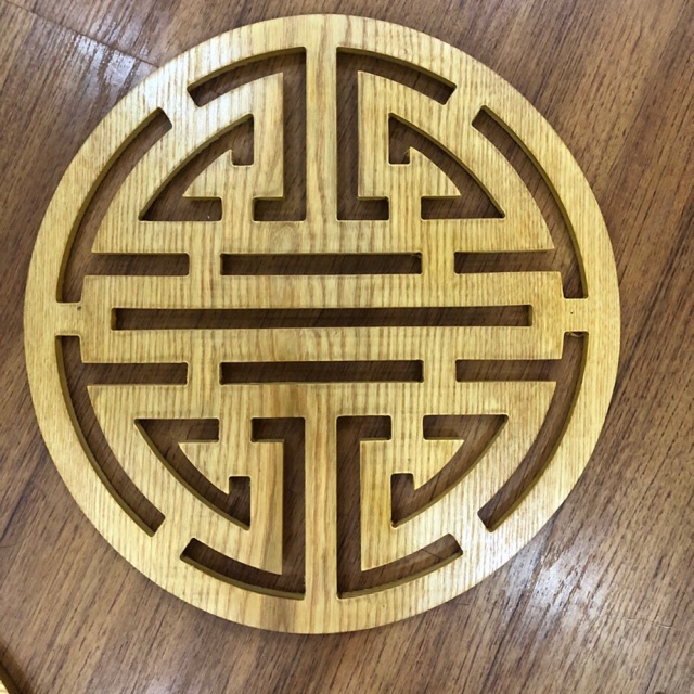 Chữ thọ tròn trang trí bàn thờ gỗ sồi
