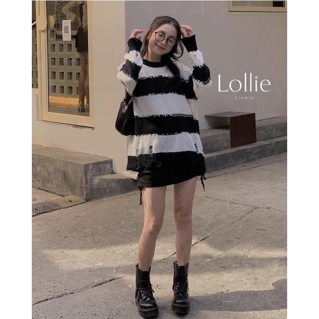 Áo len rách kẻ ngang đen trắng dáng giấu quần | BigBuy360 - bigbuy360.vn