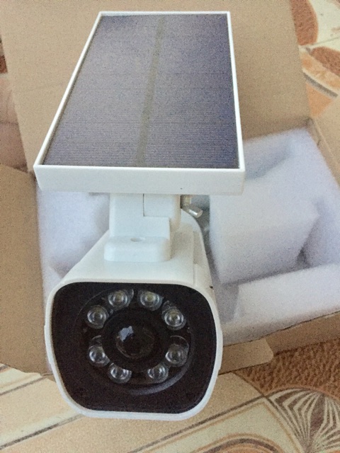 Đèn năng lượng mặt trời giả camera chống chộm