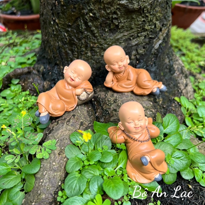 Tượng chú tiểu an lạc