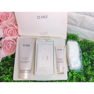 sữa rửa mặt Ohui Miracle Moisture Cleansing Foam