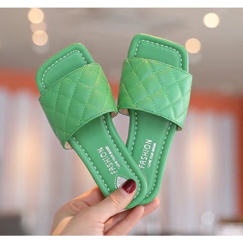 Dép bé gái mã 6901