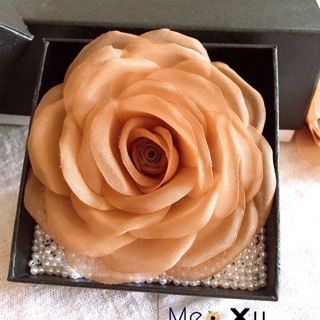 Hoa hồng nâu Handmade cài áo