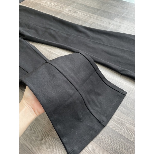 Quần đen ống loe có đai thắt lưng, chất kaki thun co giãn