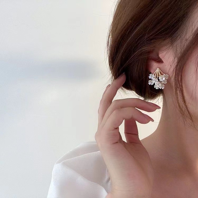 MELY - BÔNG TAI HOA TRẮNG 108