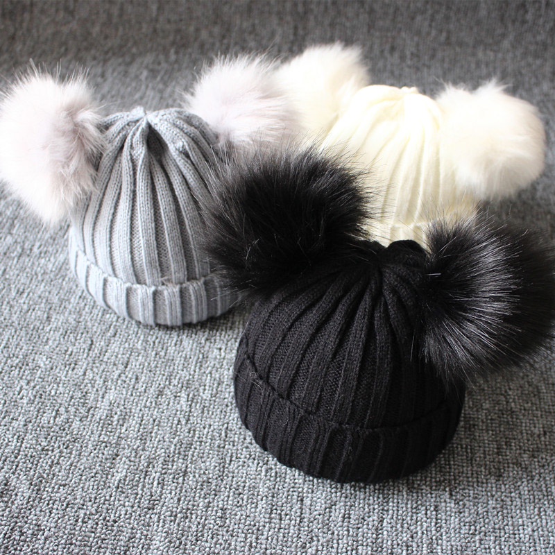 Mũ beanie đính quả bông dễ thương cho bé