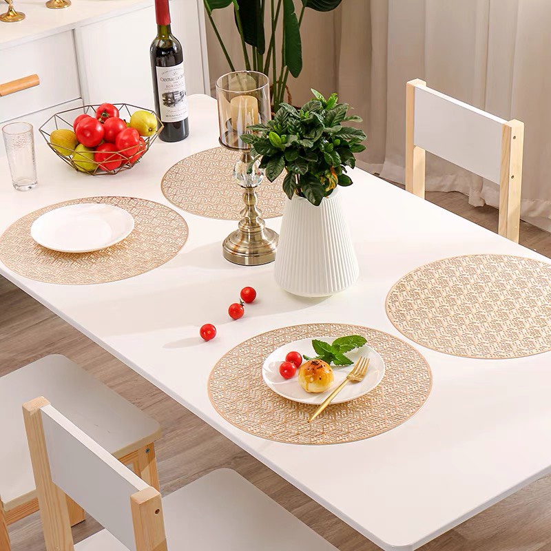 Tấm lót bàn ăn, lót lọ hoa, placemat, nhựa  dẻo màu vàng và bạc, đường kính 38cm, xinh, rẻ, tiện lợi, hoa hồng