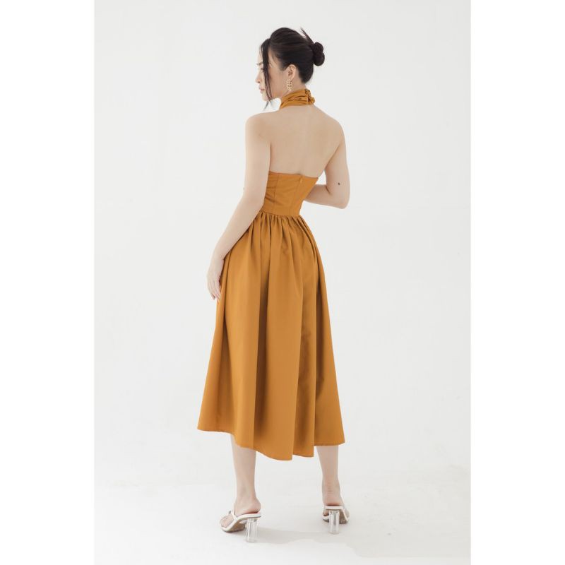 MOLLYNISTA đầm Aubrey nâu vàng chéo cổ