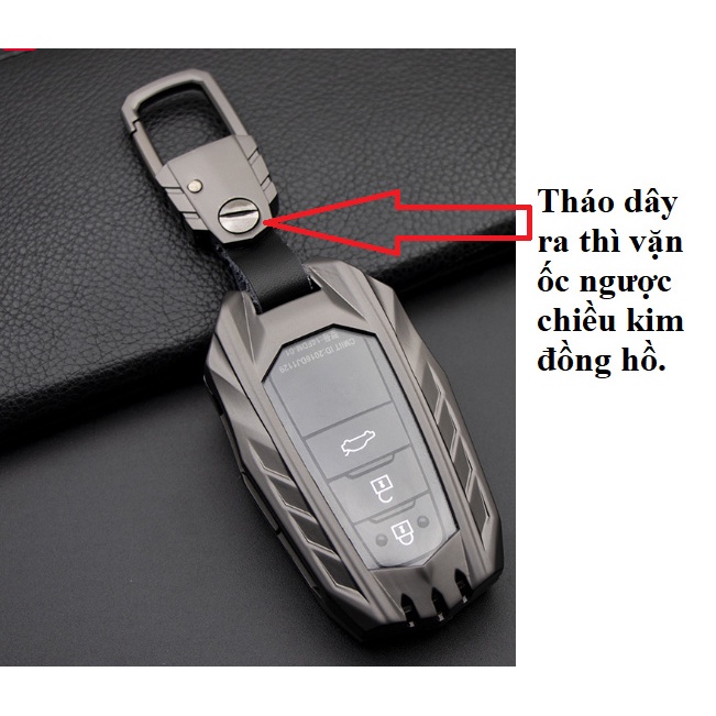 Ốp Bảo Vệ Chìa Khóa Xe Toyota Camry, Toyota Cross, Toyota Altis 2023 Hợp Kim Kẽm Cao Cấp Loại 3 Nút, 2 nút