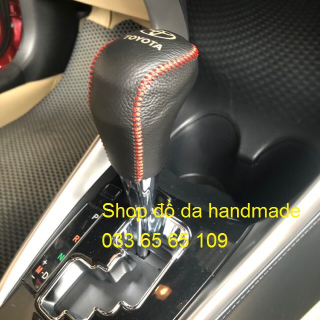 Bọc da cần số xe Toyota innova, Fortuner số tự động bằng da bò, bảo hành 12 tháng
