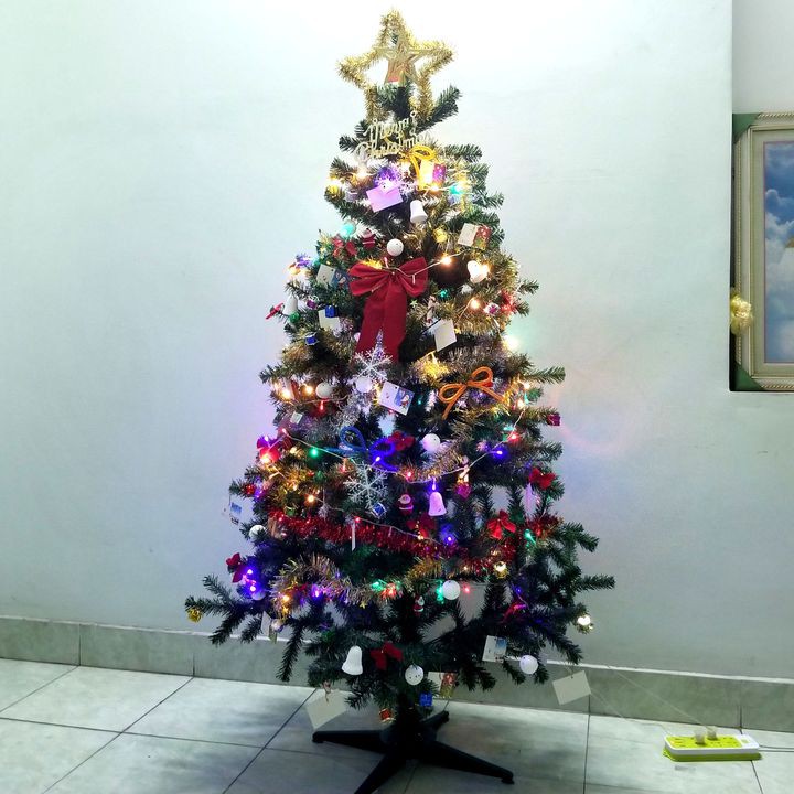 Cây thông noel 1m8, 1m5 hàng Việt Nam chất lượng cao trang trí giáng sinh cho nhà cửa, phòng khách, phòng ngủ 180cm