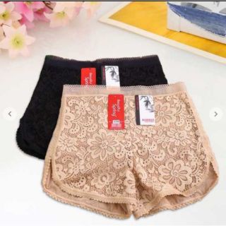 Quần đùi lót ren hoa cúc mặc trong váy