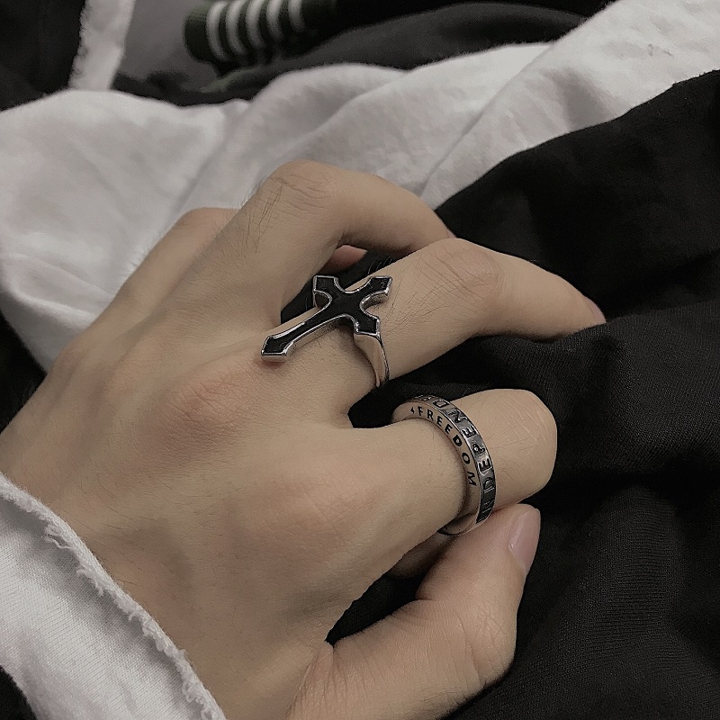 Nhẫn đeo ngón tay kiểu dáng đơn giản gothic cho nam lẫn nữ