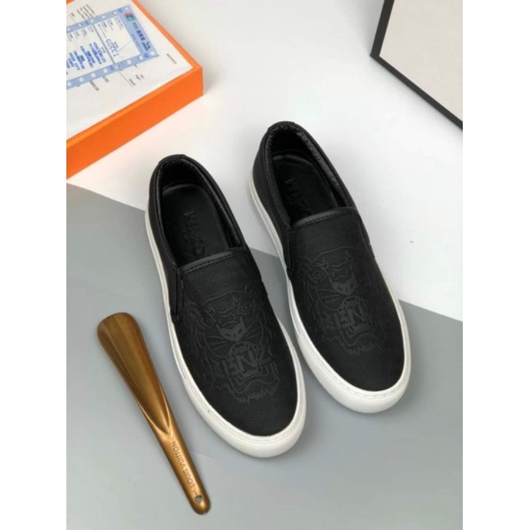 Giày slip on nam thêu hổ cao cấp 2022