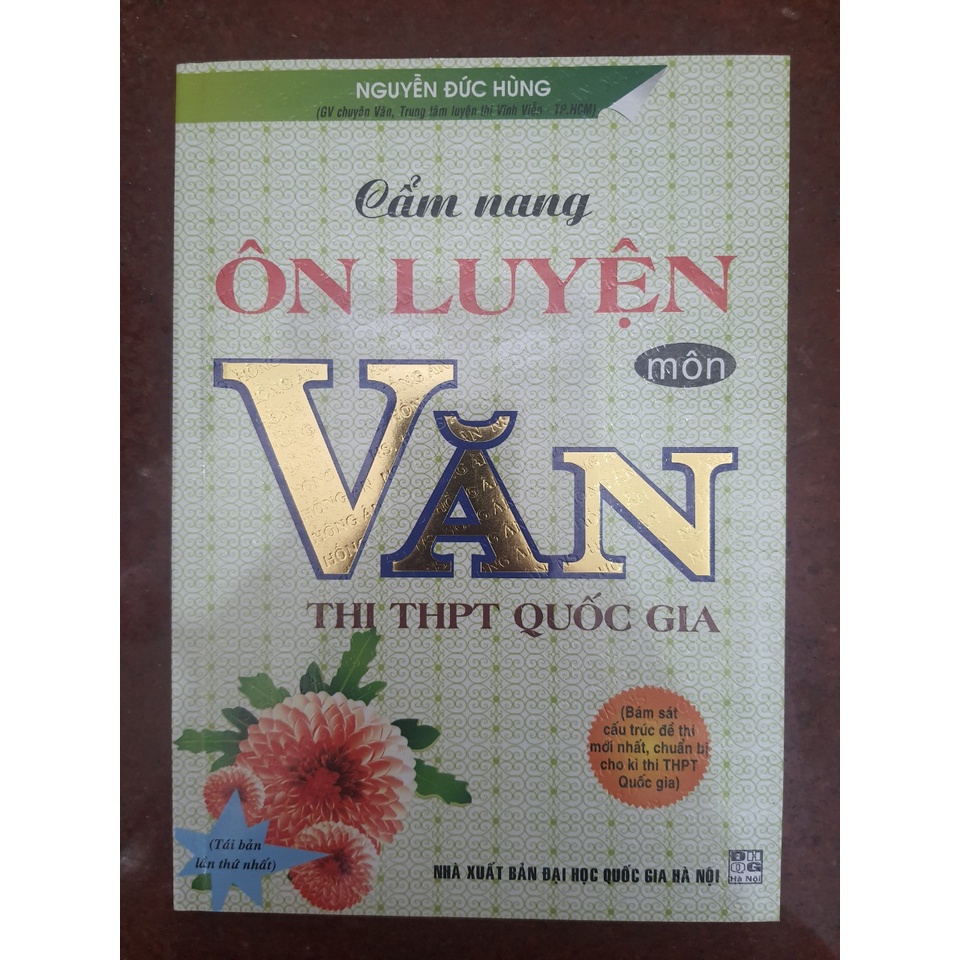 Sách - Cẩm nang ôn luyện môn Văn thi THPT Quốc gia