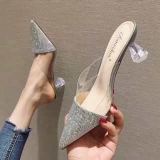 Giày sục mũi nhọn
