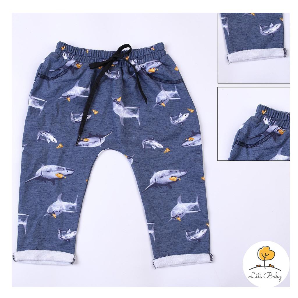 Quần nỉ dài bo gấu bé trai đũng tròn size 1-5T, cho bạn từ 9-18kg. Chất nỉ da cá dày dặn, đanh tay. Hình in đẹp, dễ phối