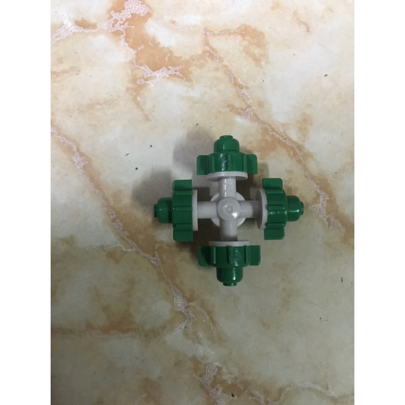 1 đầu béc 4hướng sử dụng tưới loan làm mát