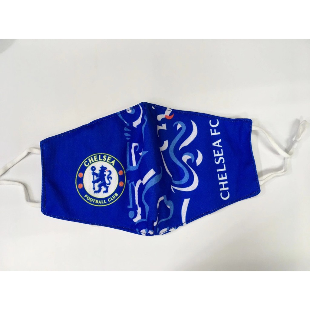 Khẩu trang bóng đá