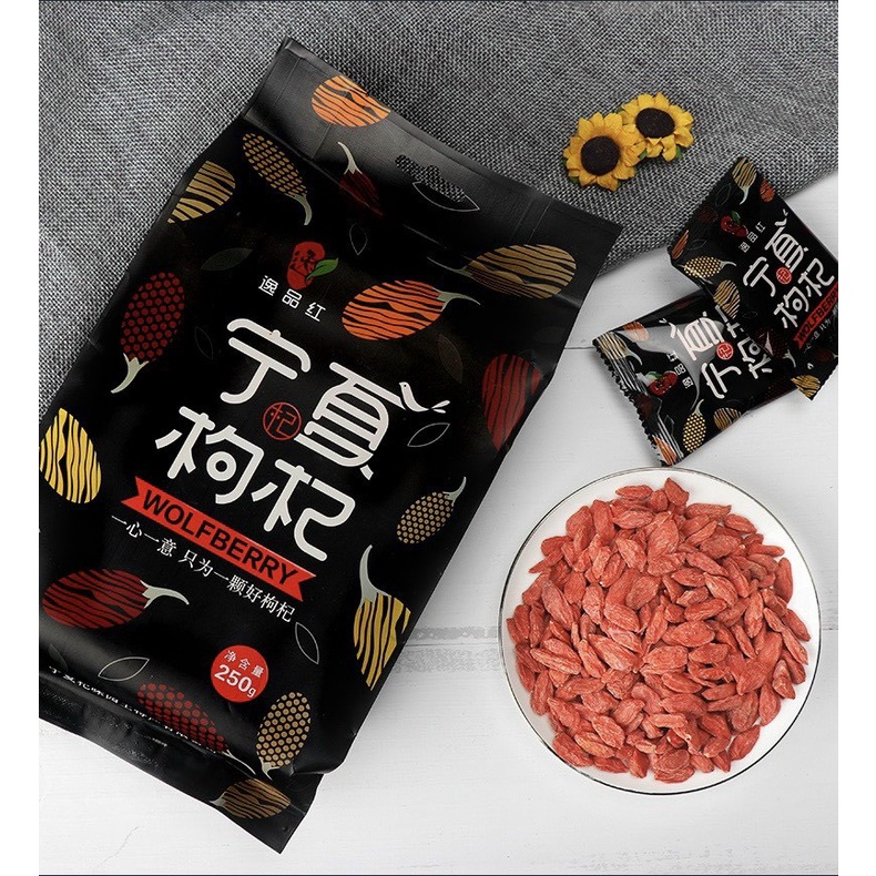 Kỷ Tử pha trà, ăn liền, nấu canh, ngon bổ dưỡng chia nhiều bịch nhỏ trong một gói to