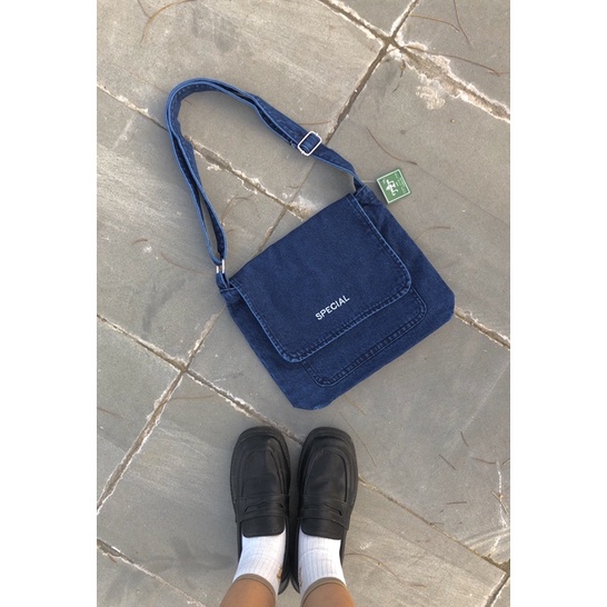 Túi bì thư jean denim size trung nhỏ Special