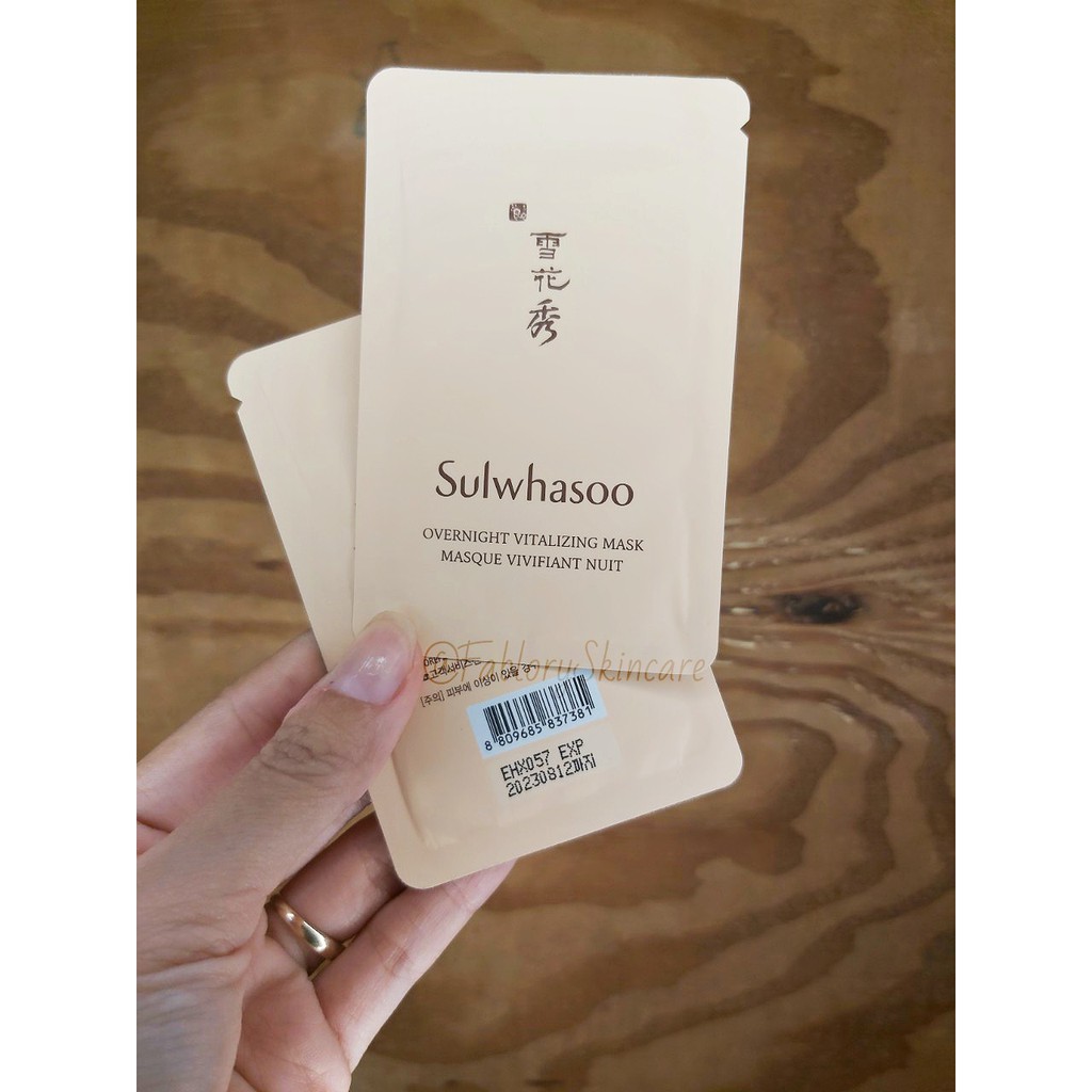 Mặt nạ ngủ SULWHASOO - OVERNIGHT VITALIZING MASK EX cung cấp độ ẩm, nuôi dưỡng làn da khi ngủ giúp mang lại vẻ rạng rỡ