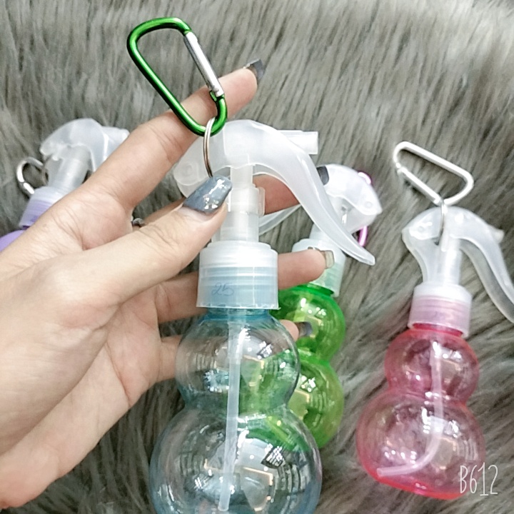 Bình xịt hồ lô đựng nước kèm móc khóa treo giao ngẫu nhiên
