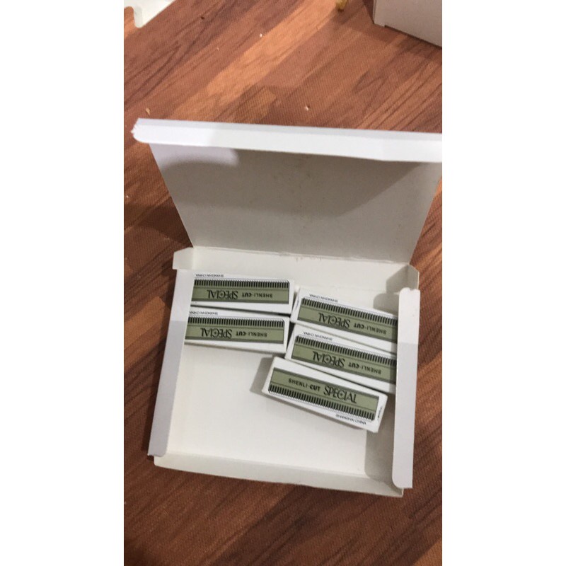 Dao cạo lông mày Special