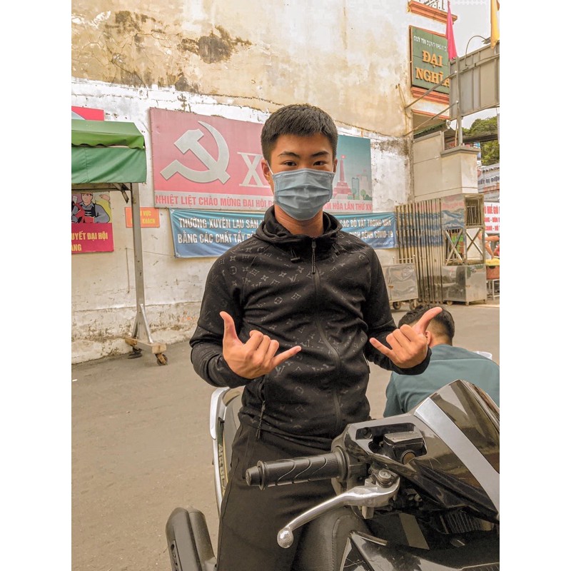 💋Áo khoác LV nam  - áo khoác chống nắng nam nữ mặc đều được | BigBuy360 - bigbuy360.vn