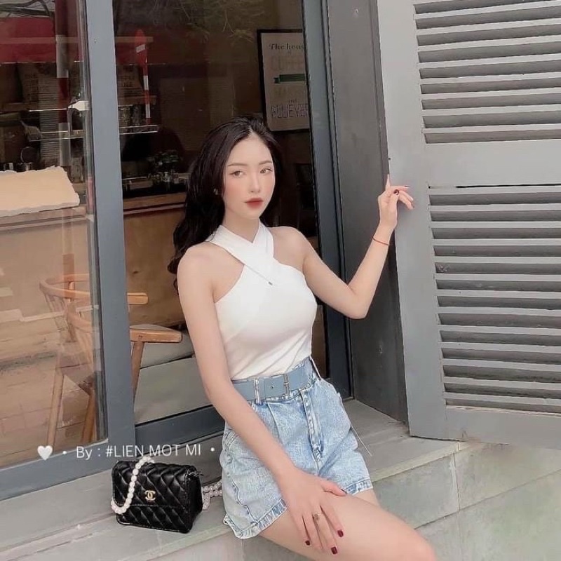Áo kiểu cổ yếm chéo dây thun gân trắng đen