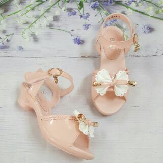 Giày sandal gót 3p xinh xắn