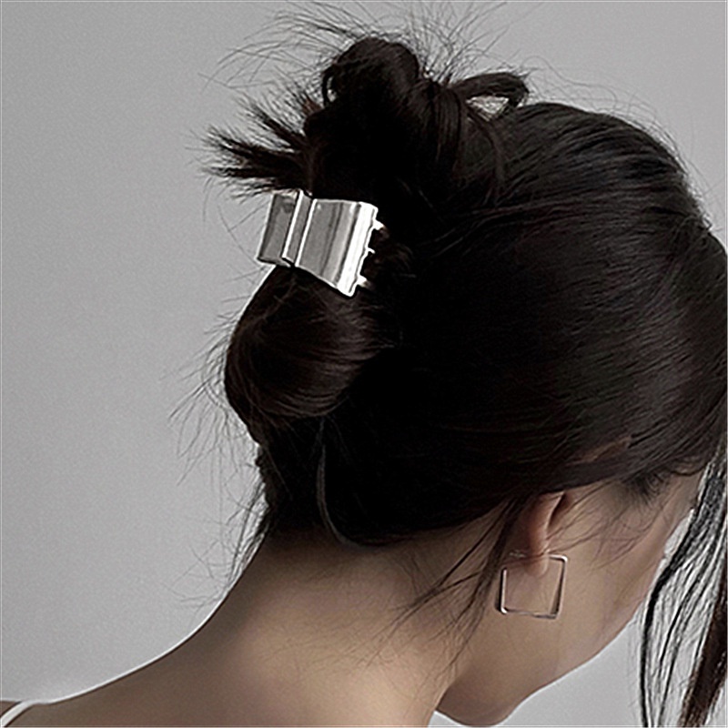 Kẹp Tóc Kim Loại Hình Cá Mập Thời Trang