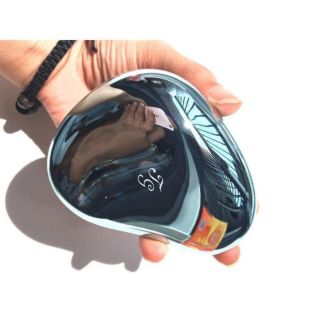 Phấn nước Tiara Premium .