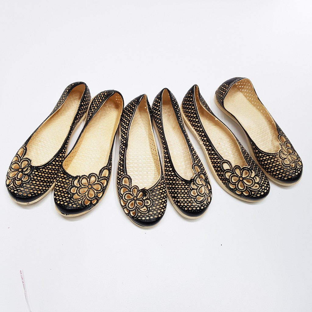 3L03 Giày bệt lỗ in hoa hot trend hè 2020 form nhỏ mua tăng 1 size | BigBuy360 - bigbuy360.vn