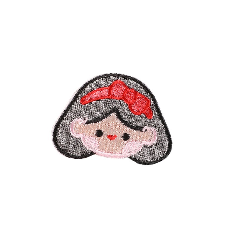 Miếng Dán Tự Dính Họa Tiết Hoạt Hình Dễ Thương Dùng Để Trang Trí Túi Xách/ Quần Áo Tiện Dụng