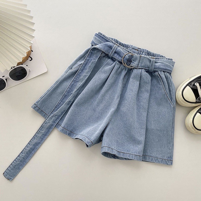 Set Áo sơ mi trắng voan mỏng form rộng + áo thun trắng croptop nhún ngực + quần short jeans cạp chun mài xanh sáng