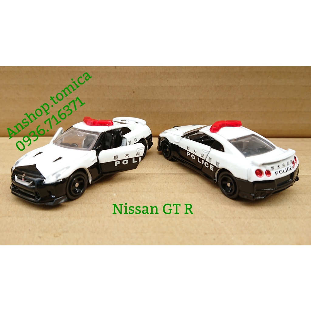 Mô hình xe C.Sát mở được cửa tomica Nhật Bản