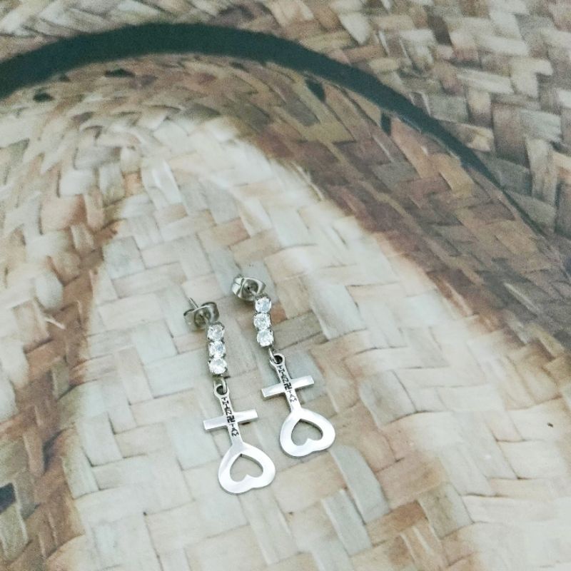 Bông tai inox Thiên Tâm Đạo nhiều mẫu, đẹp không đen