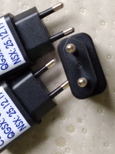 Cóc sạc nhanh 5v2a, có thể dùng cấp micro và blutooth.