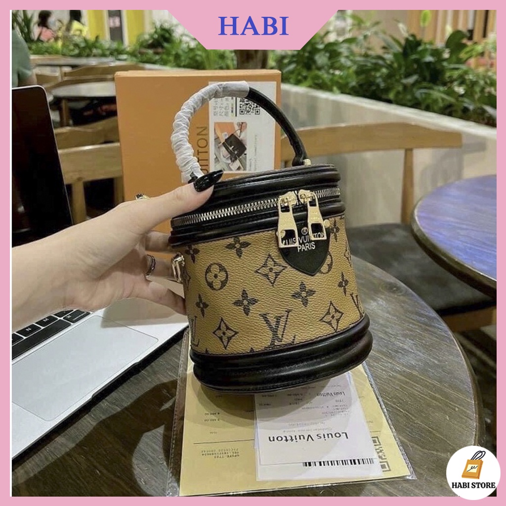 Cốp trụ QUẢNG CHÂU hàng đẹp vừa điện thoại , túi xách cặp lồng l.v đeo chéo hàng cao cấp M117