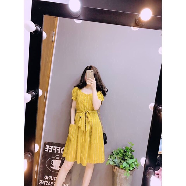 VÁY KẺ DÁNG XOÈ