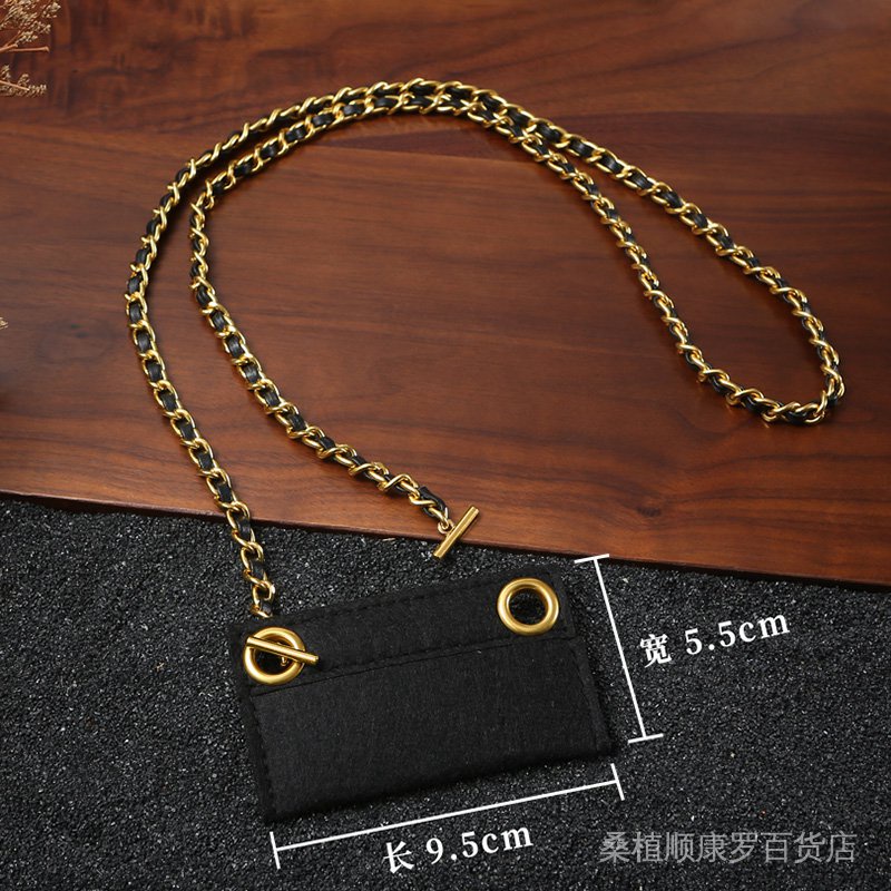Túi Da Đeo Chéo Đựng Thẻ CF Cỡ Nhỏ Phối Dây Xích Đính Hạt Ngọc Trai Dễ Thương