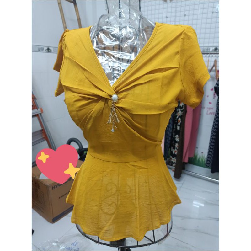 Áo kiểu dáng peplum