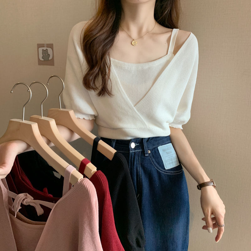 Áo Croptop Nữ Gân Thun Cổ Chữ V Tay Ngắn Thiết Kế Hai Lớp Siêu Đẹp Thời Trang Phong Cách Hàn Quốc