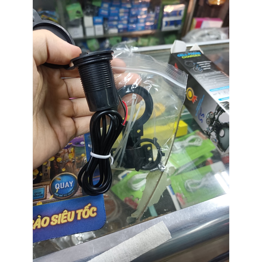 Củ Sạc USB Xe Máy Chống Nước 5V - 2A Có công tắc