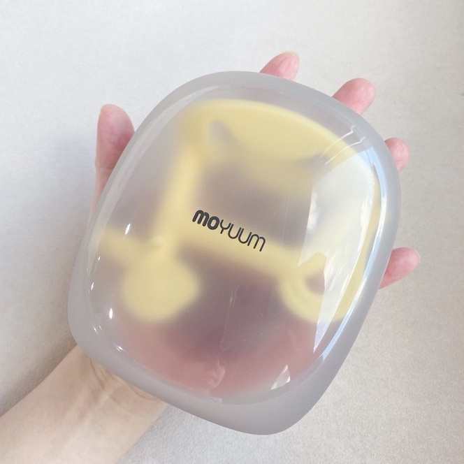 Set 2 gặm nướu Moyuum silicon cao cấp pony vàng và chim coral mới kèm hộp đựng