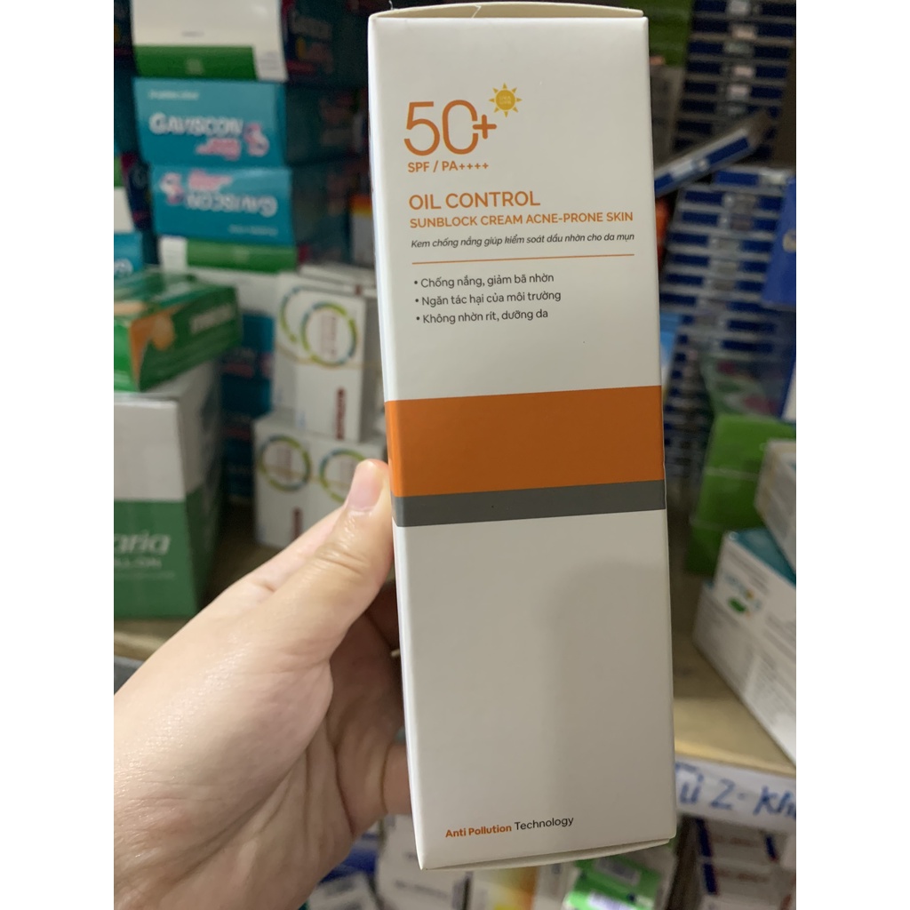 Kem Chống Nắng Decumar Advanced Sunblock SPF50 + kiểm soát nhờn nâng tone cho da mụn 50g