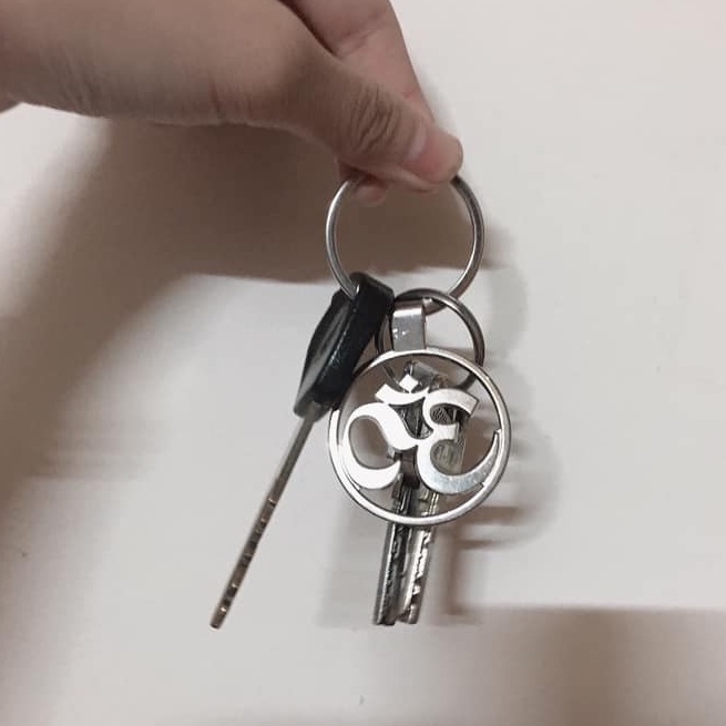 Móc Khóa Yoga Chữ OM Kim Loại Cao Cấp QUEEN YOGA