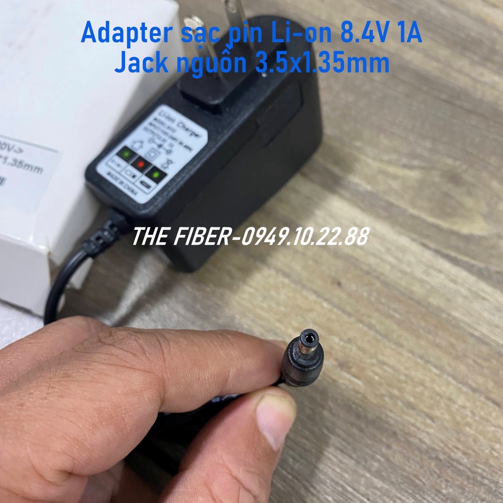 Adapter sạc pin Li-on 8.4V 1A